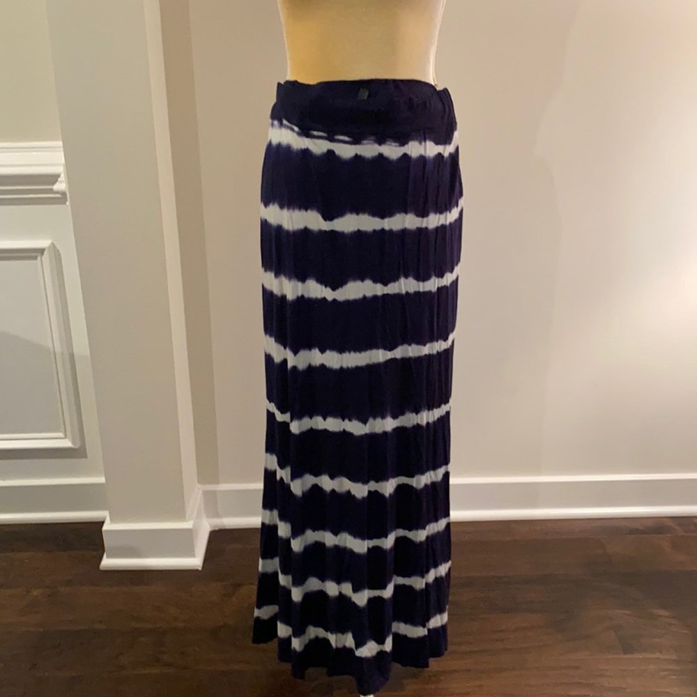 Long skirt.